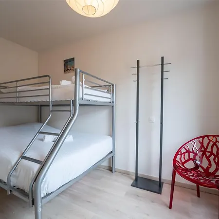 Heritage With Parking By Interhome ブレーデネ